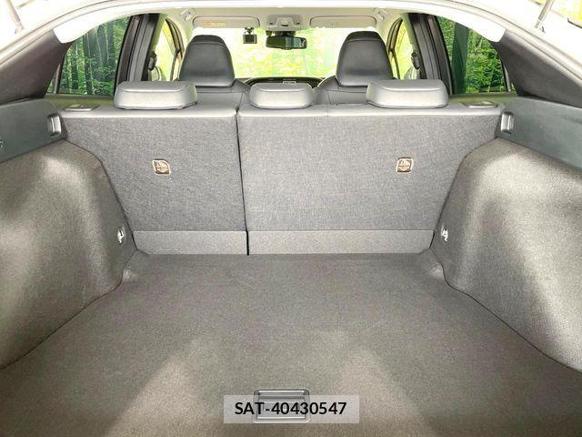 Toyota PRIUS 2022-04 8037649-9