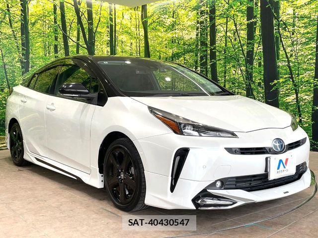 Toyota PRIUS 2022-04 8037649-15