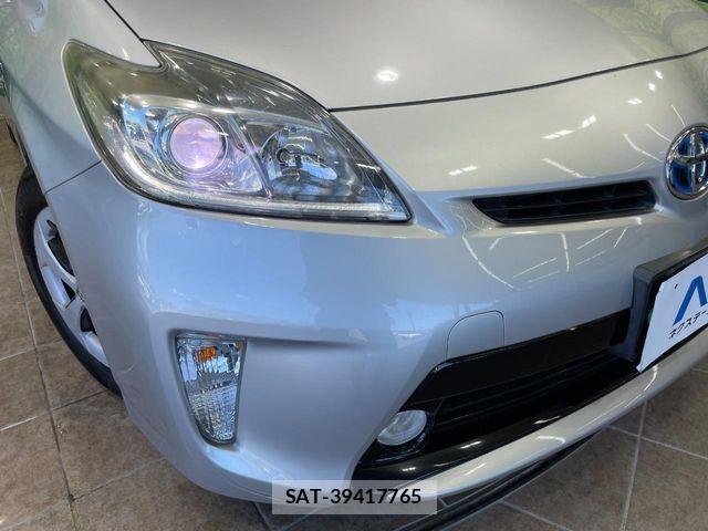 Toyota PRIUS 2014-01 8037690-11