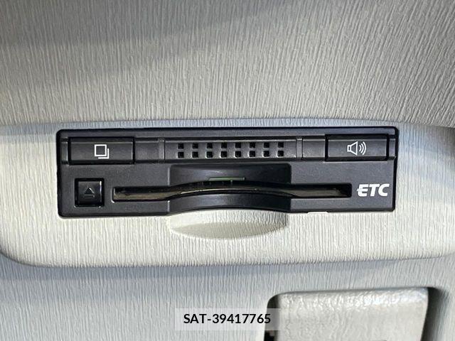 Toyota PRIUS 2014-01 8037690-4
