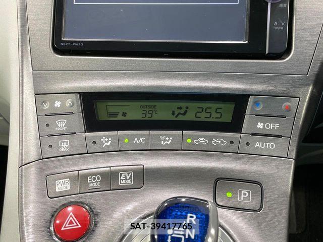 Toyota PRIUS 2014-01 8037690-6