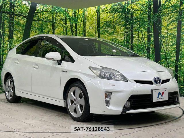 Toyota PRIUS 2013-07 8037699-14