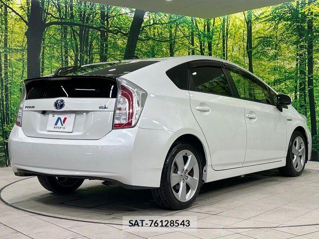 Toyota PRIUS 2013-07 8037699-15