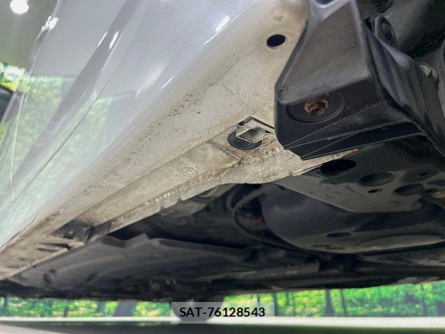 Toyota PRIUS 2013-07 8037699-19