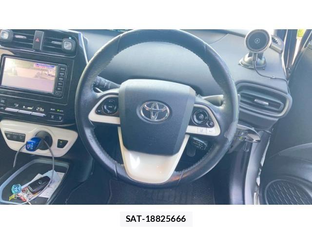 Toyota PRIUS 2017-02 8037707-9
