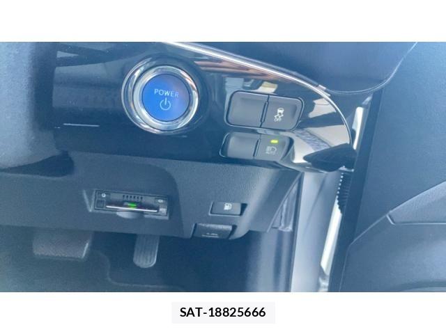 Toyota PRIUS 2017-02 8037707-10