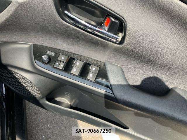 Toyota PRIUS 2016-03 8037698-10
