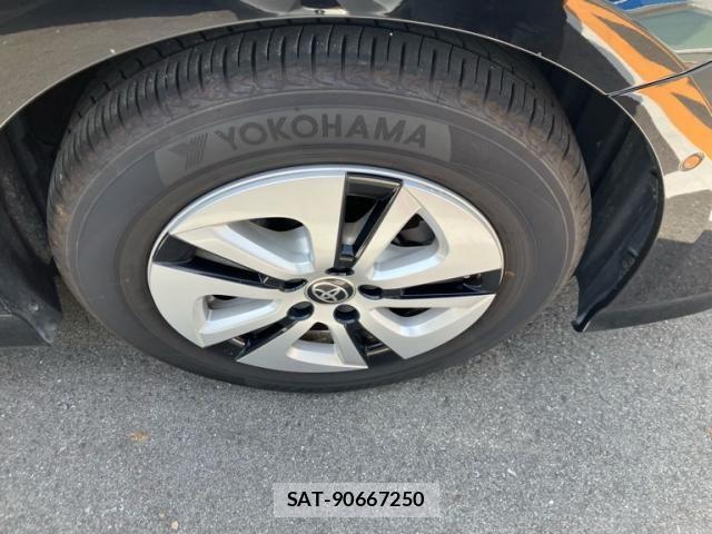 Toyota PRIUS 2016-03 8037698-1