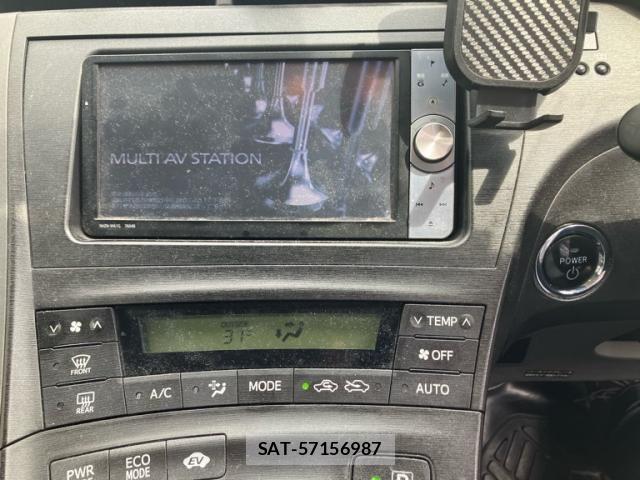 Toyota PRIUS 2011-09 8037759-12