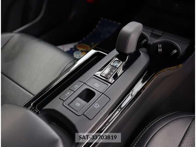 Toyota PRIUS 2023-05 8037646-13
