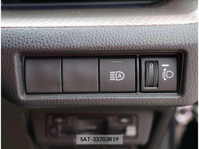 Toyota PRIUS 2023-05 8037646-21