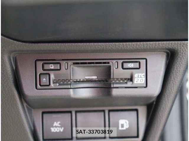Toyota PRIUS 2023-05 8037646-22