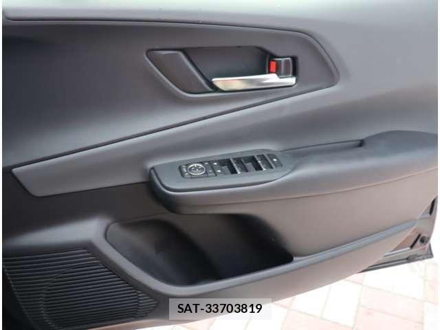 Toyota PRIUS 2023-05 8037646-24