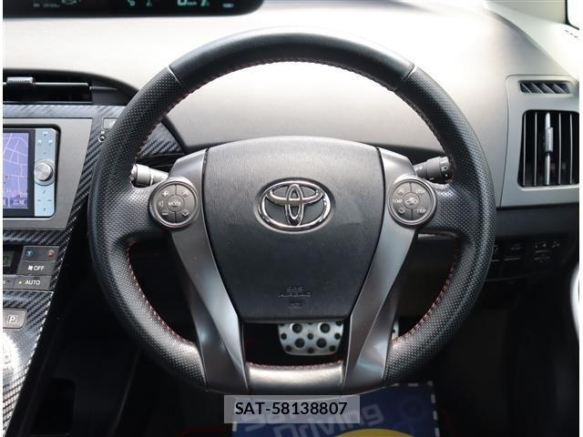 Toyota PRIUS 2012-06 8037671-12