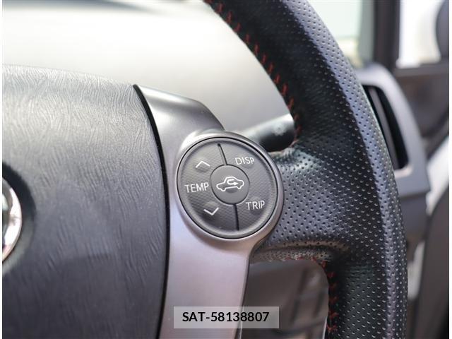 Toyota PRIUS 2012-06 8037671-14