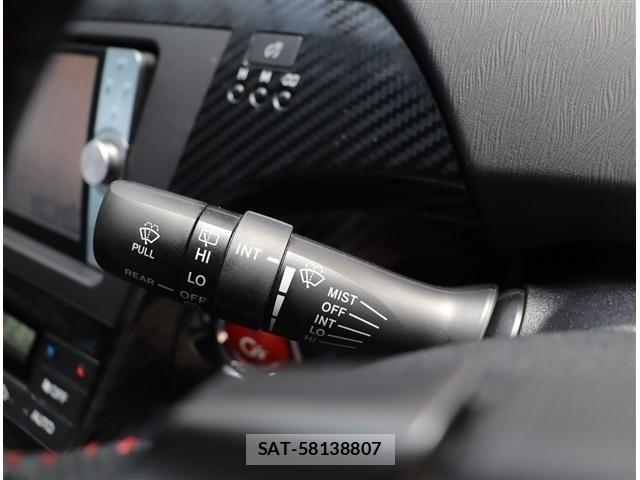 Toyota PRIUS 2012-06 8037671-15