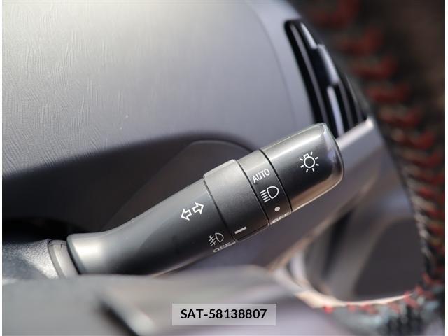 Toyota PRIUS 2012-06 8037671-16