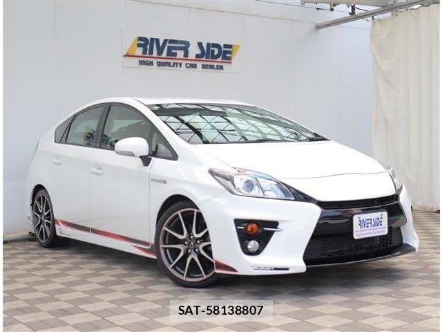 Toyota PRIUS 2012-06 8037671-24