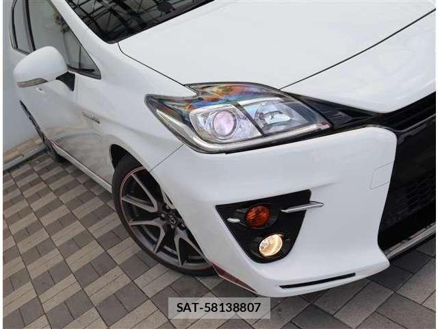 Toyota PRIUS 2012-06 8037671-26