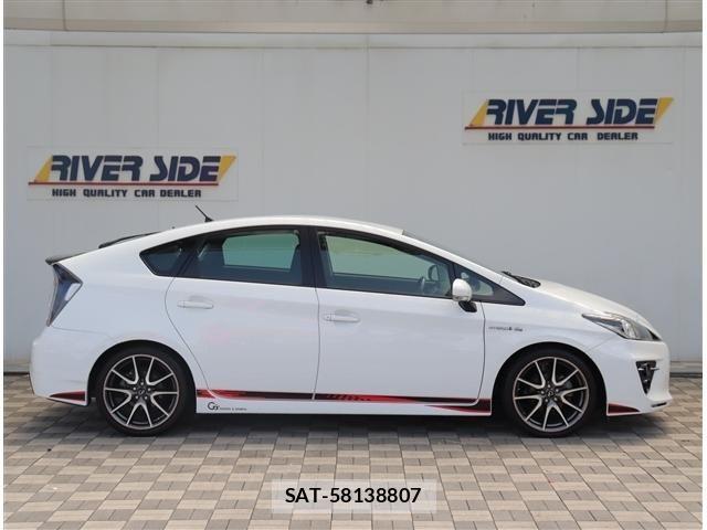 Toyota PRIUS 2012-06 8037671-3