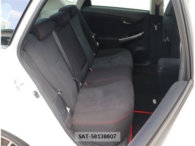 Toyota PRIUS 2012-06 8037671-5