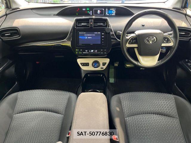 Toyota PRIUS 2018-03 8037664-1