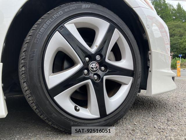 Toyota PRIUS 2016-09 8037660-12