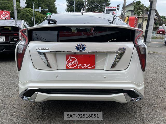 Toyota PRIUS 2016-09 8037660-14