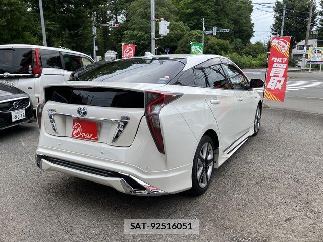 Toyota PRIUS 2016-09 8037660-2