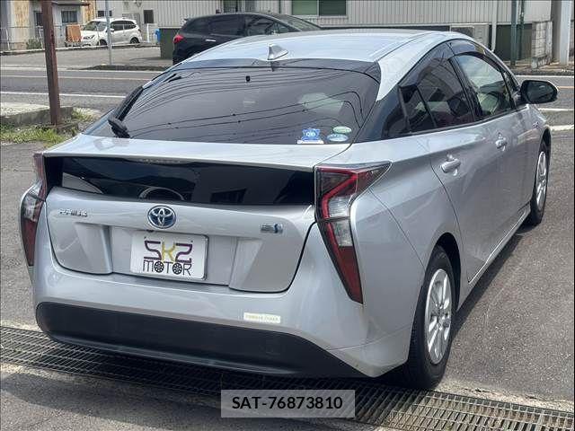 Toyota PRIUS 2016-05 8037683-9