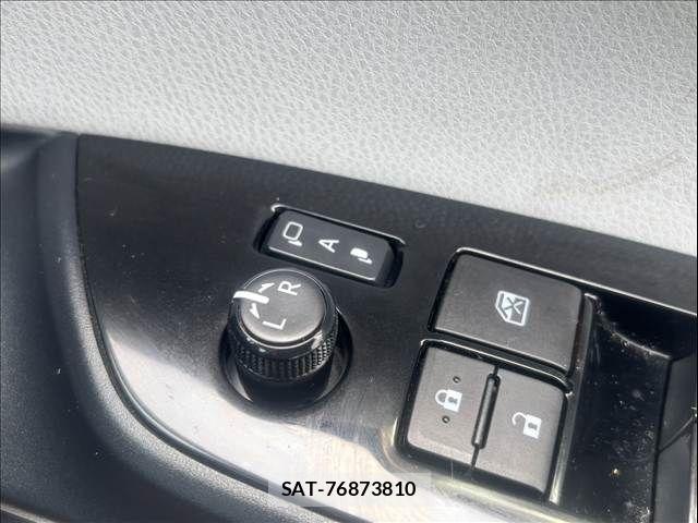 Toyota PRIUS 2016-05 8037683-29