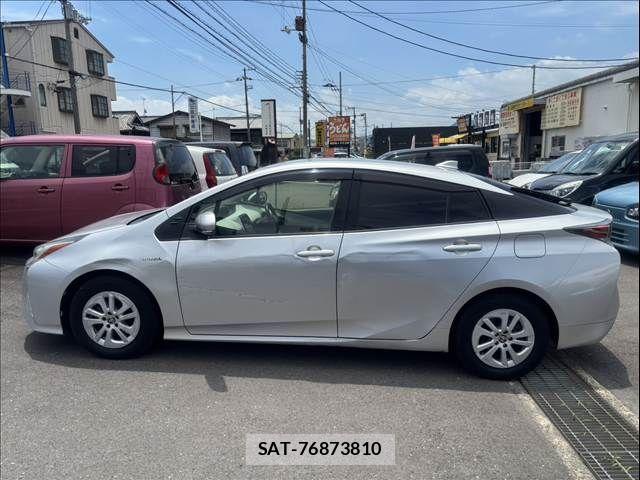 Toyota PRIUS 2016-05 8037683-6