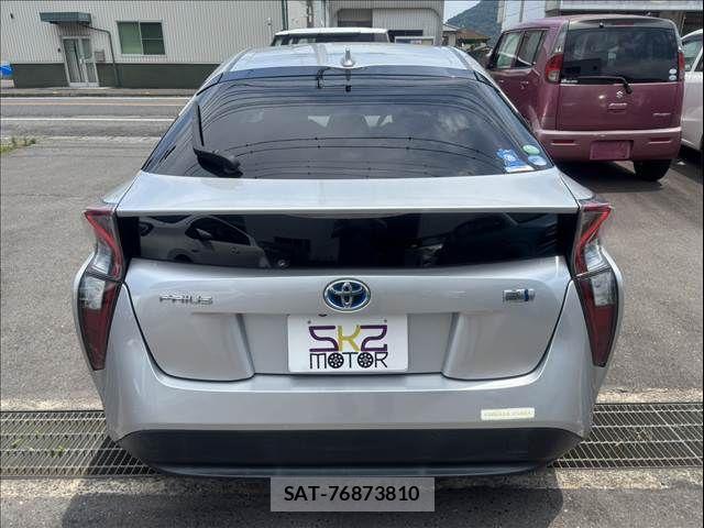 Toyota PRIUS 2016-05 8037683-8