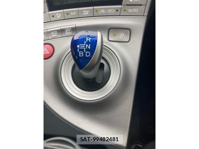Toyota PRIUS 2014-08 8037757-16