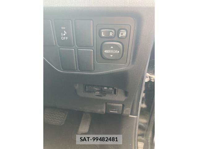 Toyota PRIUS 2014-08 8037757-8