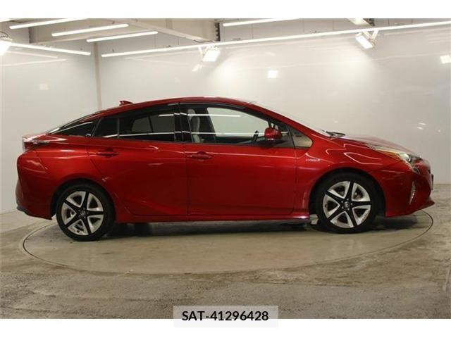 Toyota PRIUS 2015-12 8037689-3