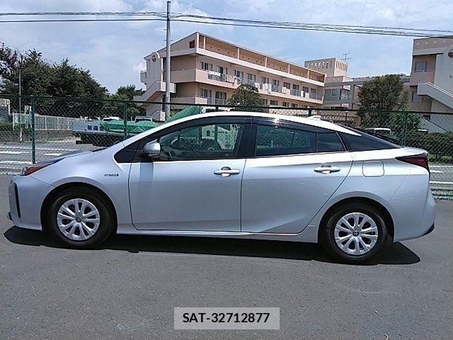 Toyota PRIUS 2019-07 8037667-15