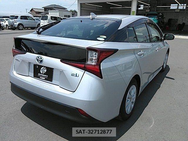 Toyota PRIUS 2019-07 8037667-18