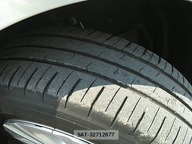 Toyota PRIUS 2019-07 8037667-19