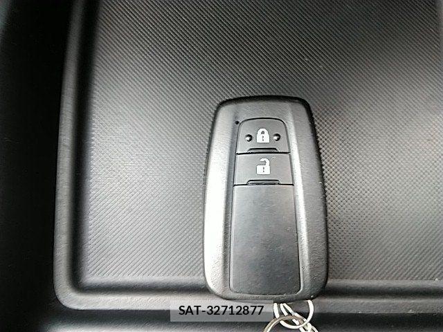 Toyota PRIUS 2019-07 8037667-28