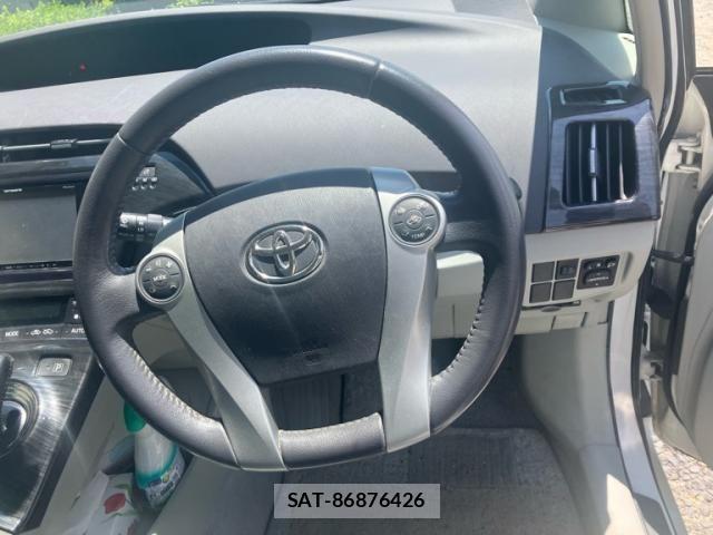 Toyota PRIUS 2011-11 8037747-13