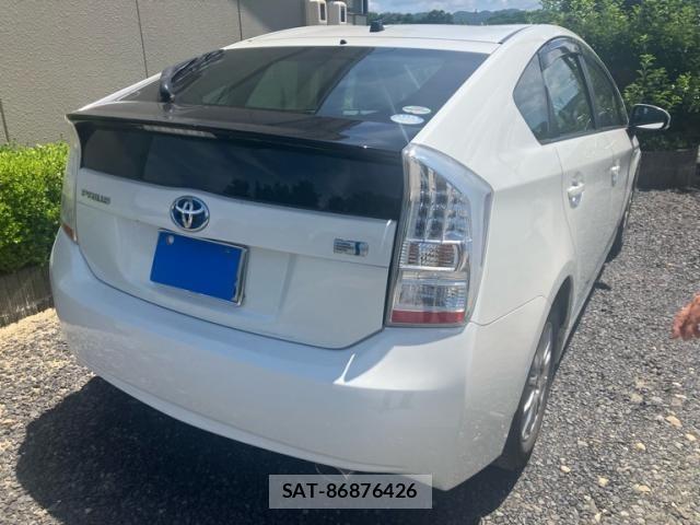 Toyota PRIUS 2011-11 8037747-3