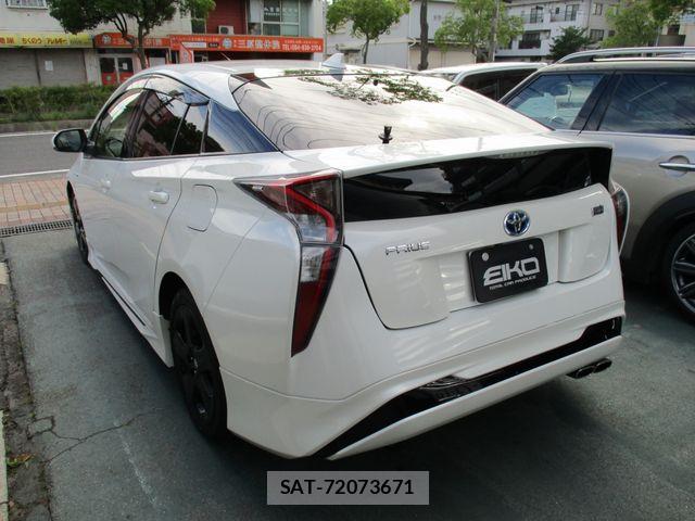 Toyota PRIUS 2016-06 8037670-3