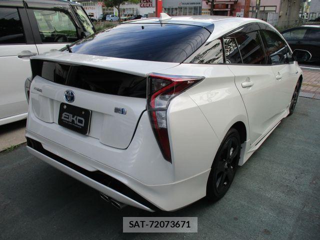 Toyota PRIUS 2016-06 8037670-5