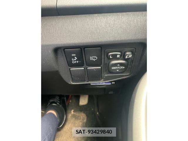 Toyota PRIUS 2012-10 8037723-12