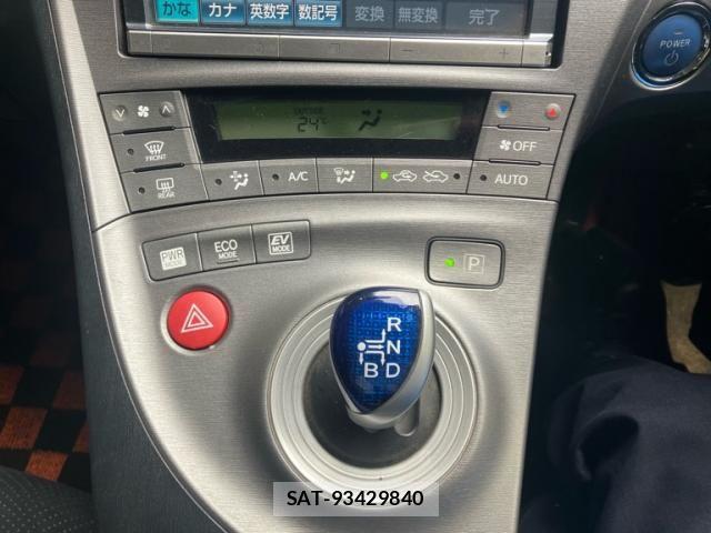 Toyota PRIUS 2012-10 8037723-16