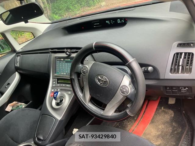 Toyota PRIUS 2012-10 8037723-7