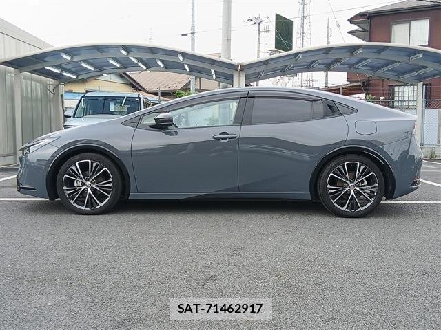 Toyota PRIUS 2023-08 8037641-10
