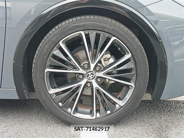 Toyota PRIUS 2023-08 8037641-13