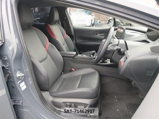 Toyota PRIUS 2023-08 8037641-14